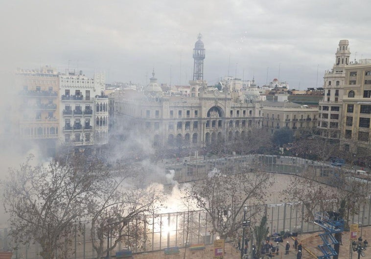 Apoteósica y atronadora mascletà de Gironina en Valencia